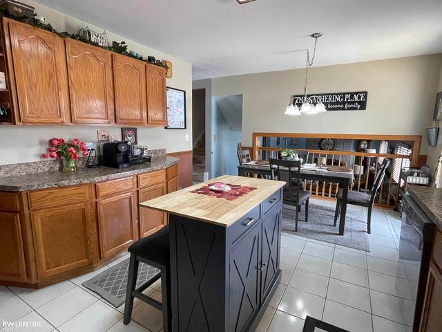 39308 Farmhill Drive, Sterling Heights, MI 48313