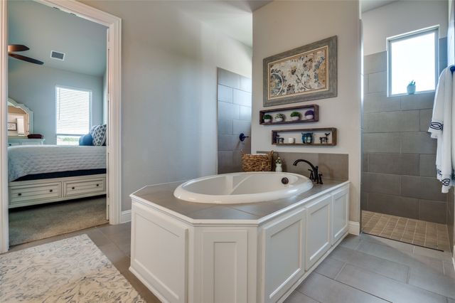 2720 Fireside Drive, Midlothian, TX 76065