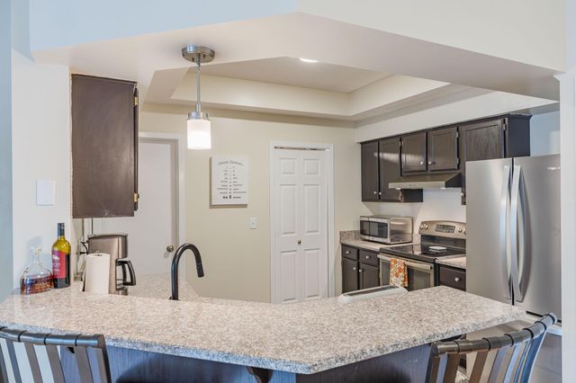 18126 Settlers Way, Eden Prairie, MN 55347