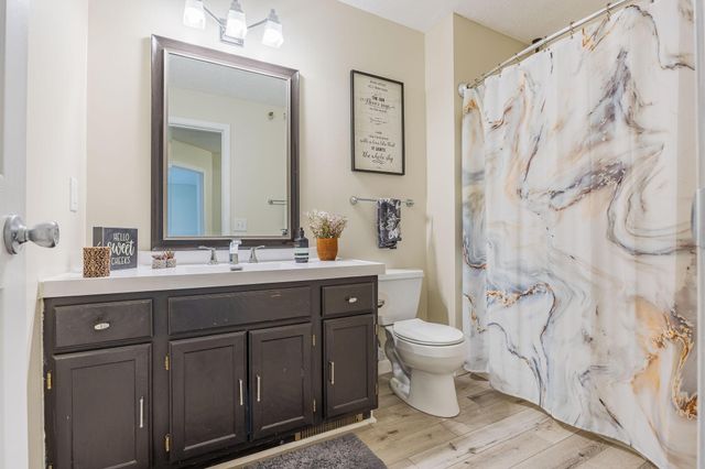 18126 Settlers Way, Eden Prairie, MN 55347