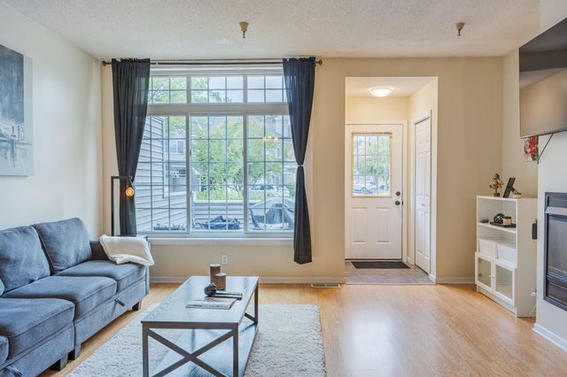 18126 Settlers Way, Eden Prairie, MN 55347