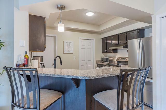 18126 Settlers Way, Eden Prairie, MN 55347