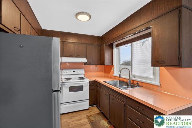 602 East Lexington Street C, Salisbury Twp, PA 18103