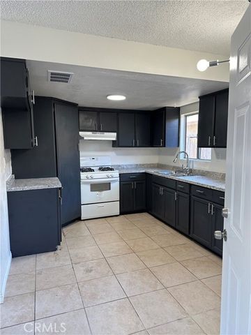 16476 Olive, Hesperia, CA 92345