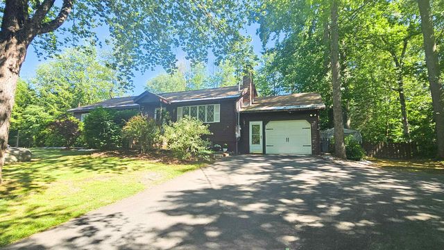 45 Ledgewood Road, Claremont, NH 03743