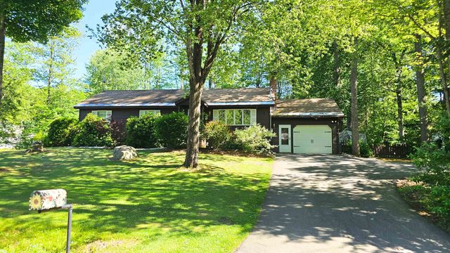 45 Ledgewood Road, Claremont, NH 03743