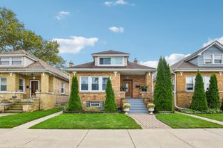 5705 W Newport Avenue, Chicago, IL 60634