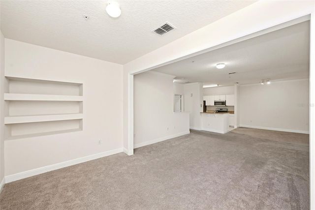 330 SOUTHERN PECAN CIRCLE 205, Winter Garden, FL 34787