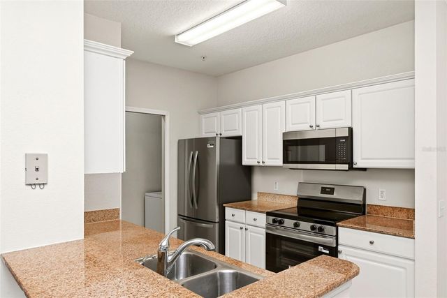 330 SOUTHERN PECAN CIRCLE 205, Winter Garden, FL 34787