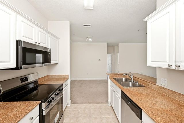 330 SOUTHERN PECAN CIRCLE 205, Winter Garden, FL 34787