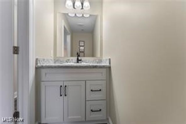 603 S Raccoon Road 14, Austintown, OH 44515