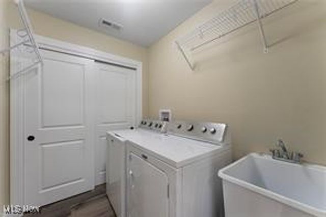 603 S Raccoon Road 14, Austintown, OH 44515