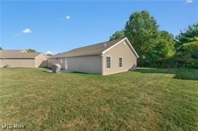603 S Raccoon Road 14, Austintown, OH 44515