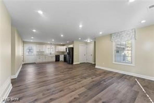 603 S Raccoon Road 14, Austintown, OH 44515