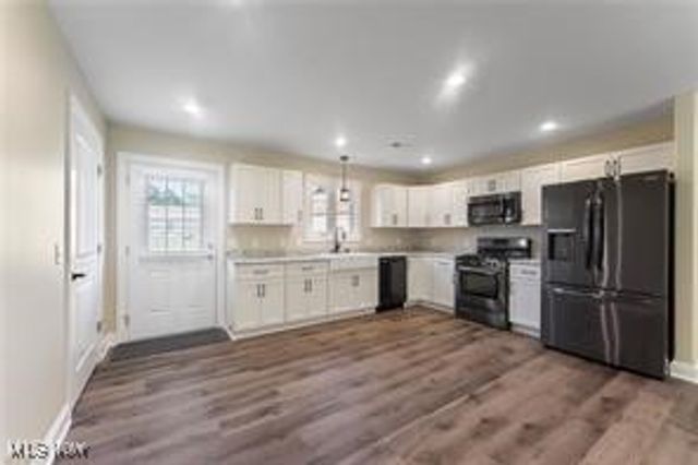 603 S Raccoon Road 14, Austintown, OH 44515