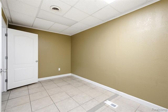 29525 Ford Road, Garden City, MI 48135