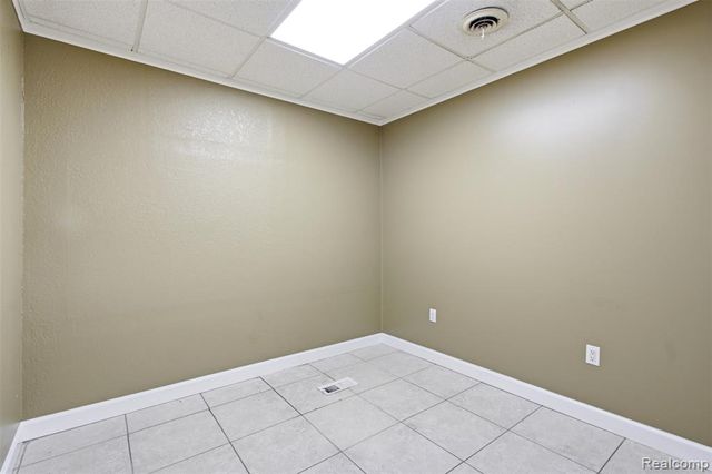 29525 Ford Road, Garden City, MI 48135