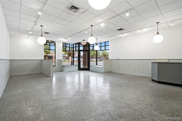 29525 Ford Road, Garden City, MI 48135