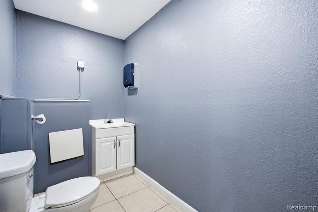 29525 Ford Road, Garden City, MI 48135