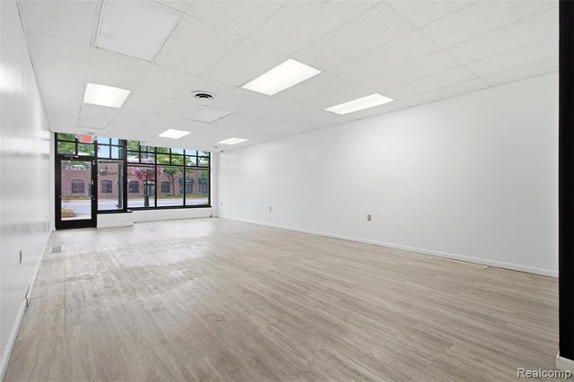 29525 Ford Road, Garden City, MI 48135