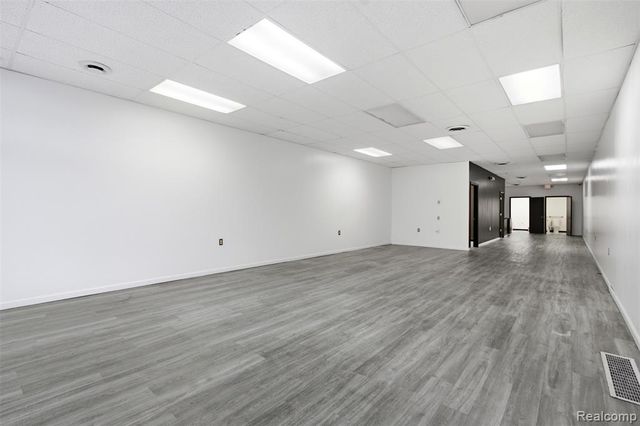 29525 Ford Road, Garden City, MI 48135