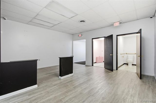 29525 Ford Road, Garden City, MI 48135