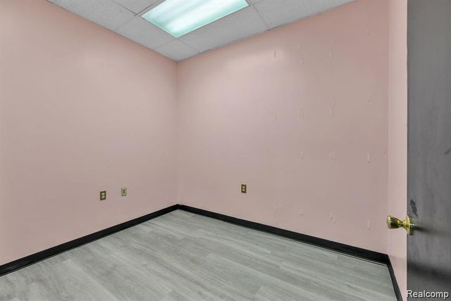 29525 Ford Road, Garden City, MI 48135