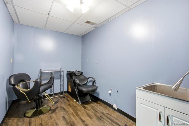 29525 Ford Road, Garden City, MI 48135