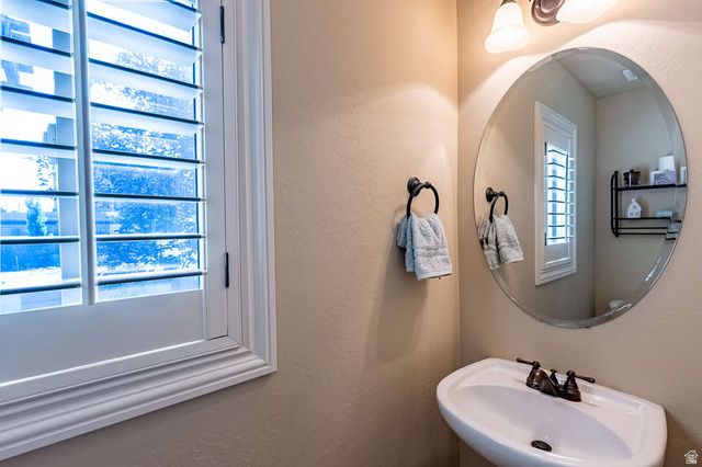 6795 S ENCHANTMENT CV, Midvale, UT 84047