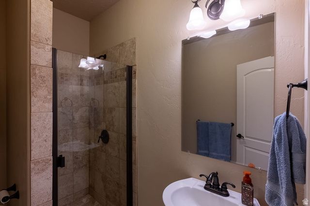 6795 S ENCHANTMENT CV, Midvale, UT 84047