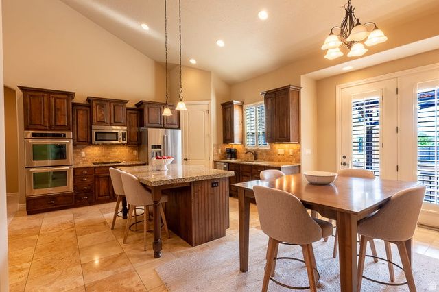 6795 S ENCHANTMENT CV, Midvale, UT 84047