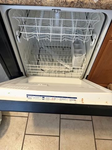 1585 Harvest Lane, Ypsilanti, MI 48198