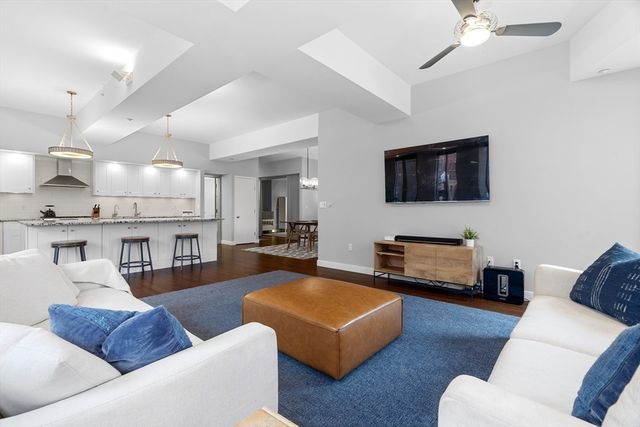 1313 Washington St 206, Boston, MA 02118