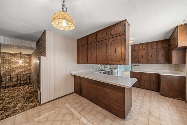 7113 Maple Drive, Urbandale, IA 50322