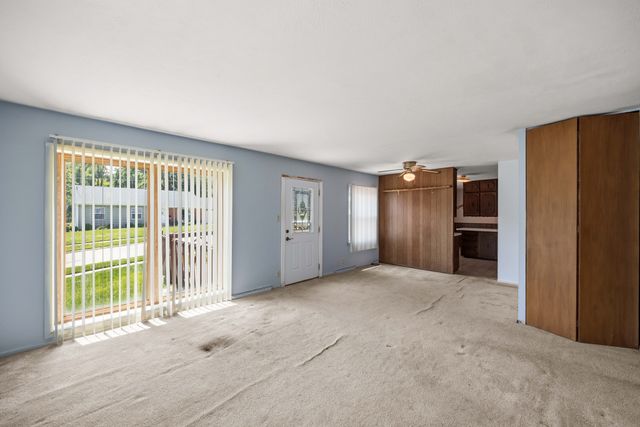 7113 Maple Drive, Urbandale, IA 50322