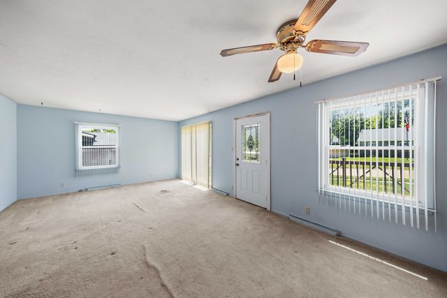 7113 Maple Drive, Urbandale, IA 50322