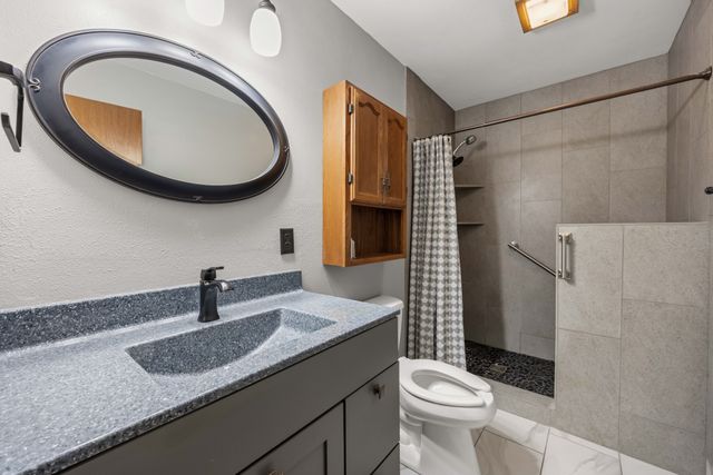 7113 Maple Drive, Urbandale, IA 50322