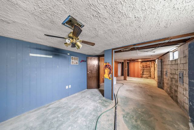 7113 Maple Drive, Urbandale, IA 50322