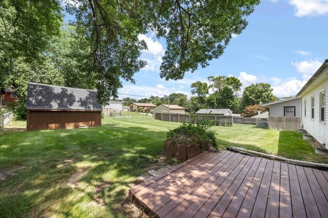 7113 Maple Drive, Urbandale, IA 50322