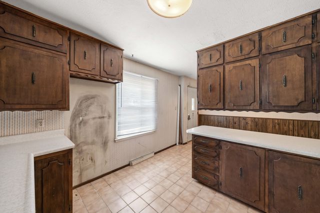 7113 Maple Drive, Urbandale, IA 50322