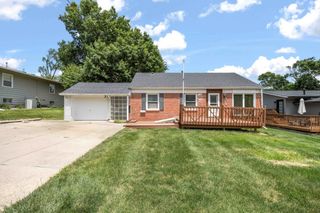 7113 Maple Drive, Urbandale, IA 50322