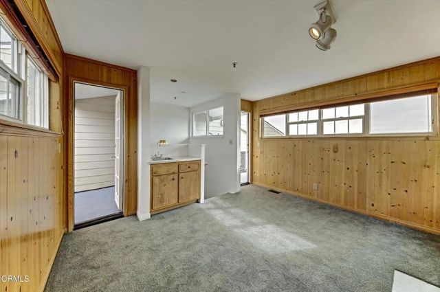 2831 HARBOR Boulevard, Oxnard, CA 93035