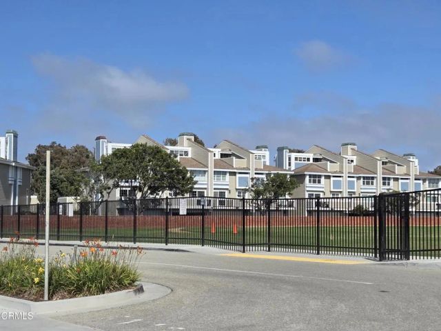 2831 HARBOR Boulevard, Oxnard, CA 93035