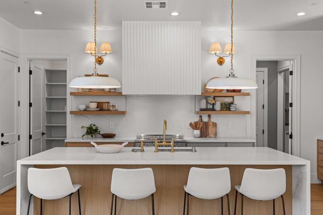 5556 Fetz Ln, Fair Oaks, CA 95628