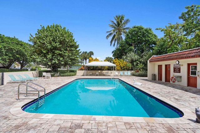 1707 Consulate Place 202, West Palm Beach, FL 33401