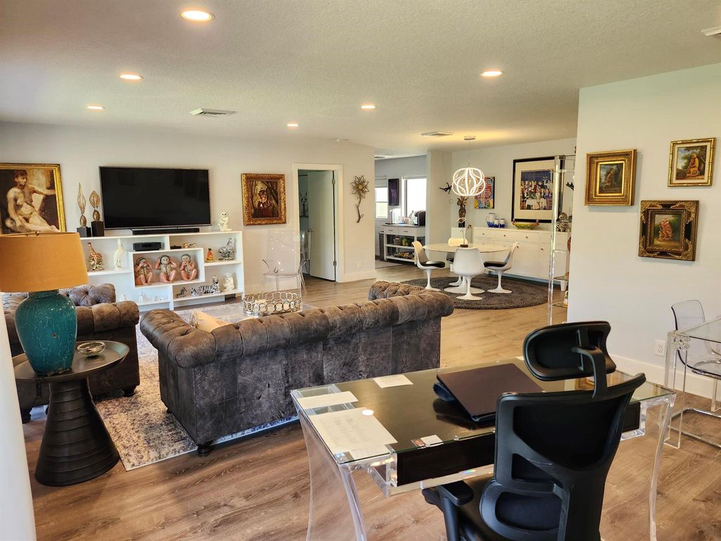 1707 Consulate Place 202, West Palm Beach, FL 33401