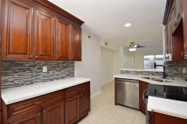 9023 Rue Cambon Street 65, Houston, TX 77074