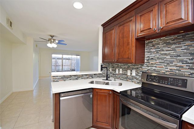 9023 Rue Cambon Street 65, Houston, TX 77074