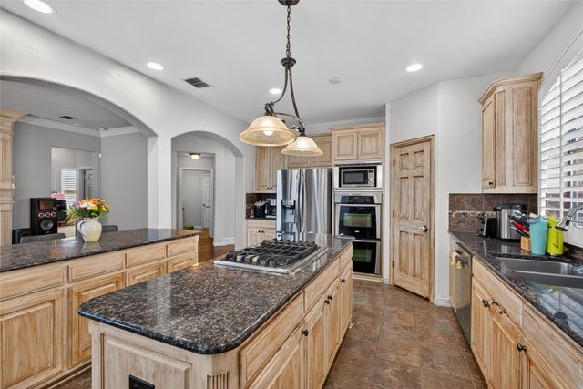 4209 Crestview Lane, Mansfield, TX 76063