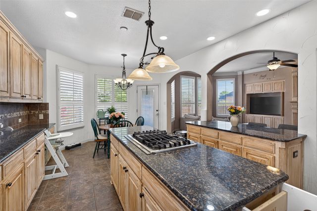 4209 Crestview Lane, Mansfield, TX 76063